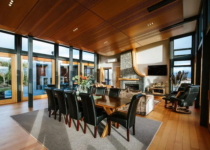 Holiday home Mt Gold Retreat - Sleeps 8 - Pool - Tennis Court Wanaka